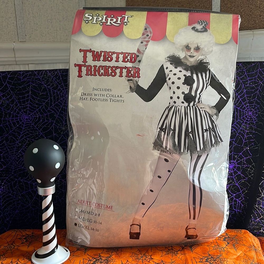 Spirit twisted trickster costume L/XL